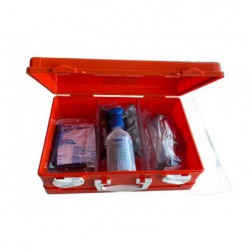 Open oranje koffer met veiligheidsbril