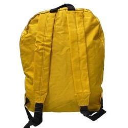 Achterkant van een gele BHV rugtas